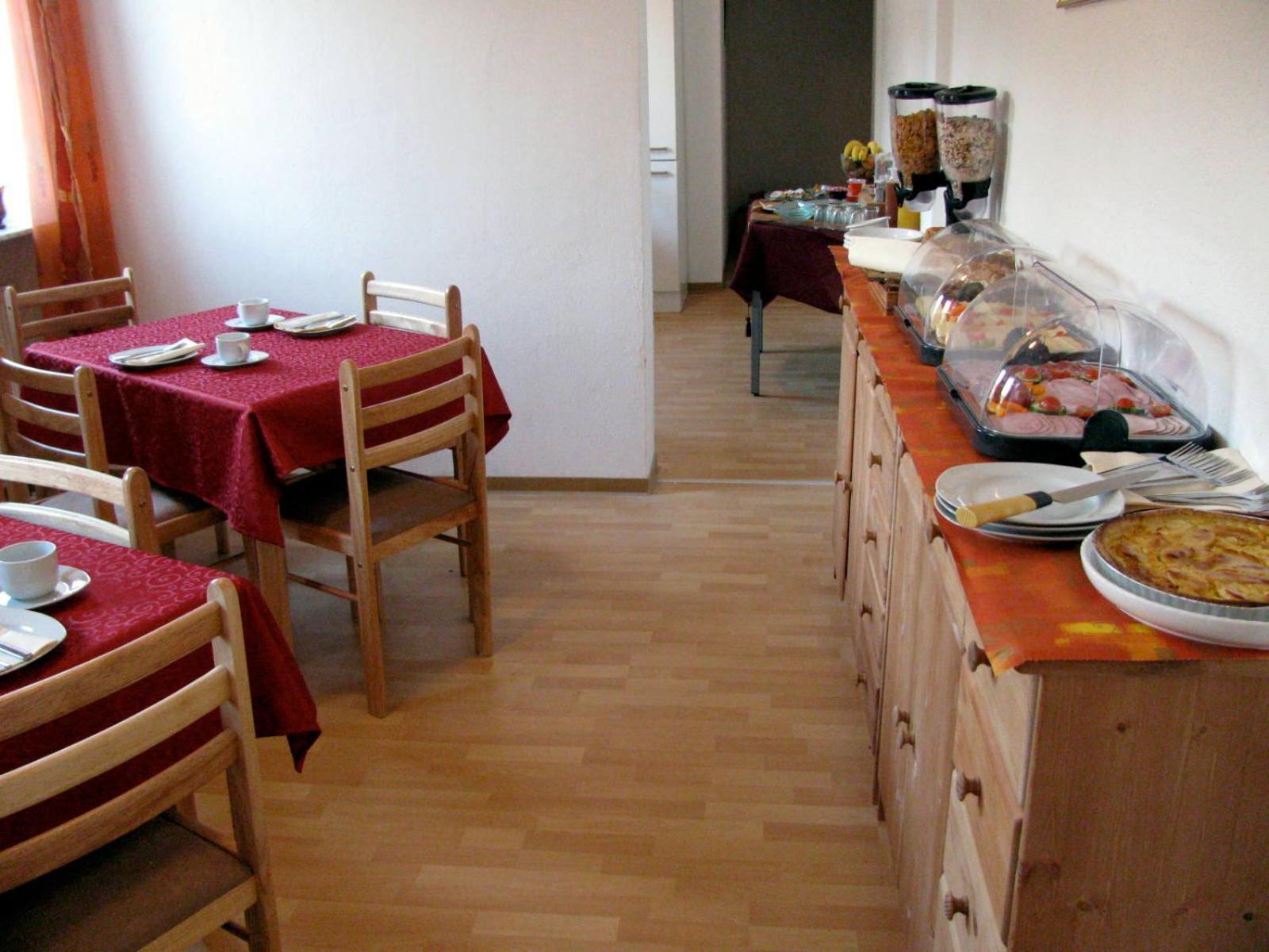 Gaestehaus Perrin Bliesmengen-Bolchen ภายนอก รูปภาพ